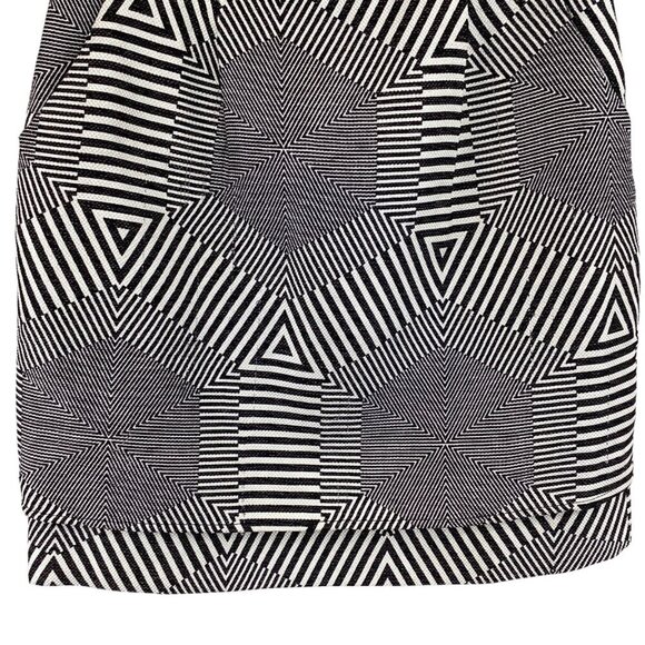 HD In Paris Anthropologie Black & White Geometric Patterned Skirt Size XS XSmall - Picture 6 of 9